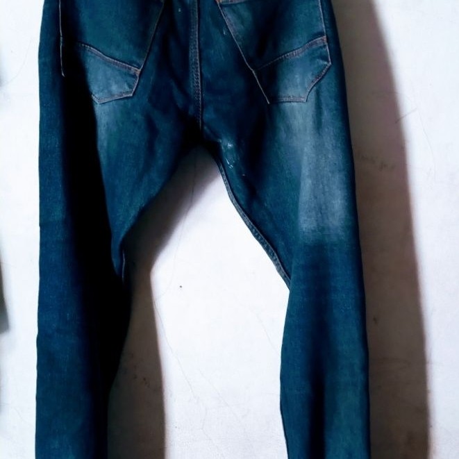 PRELOVED CELANA LEVIS PENSIL