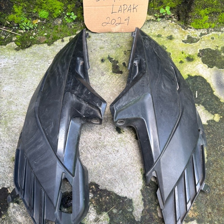 Sambungan Body Box Accu Honda Vario Techno 110 Karbu 2009 2010 2011 2012 / Body Kasar Vario original