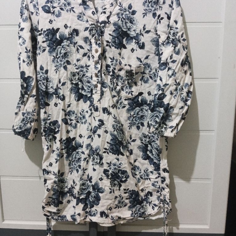 preloved atasan bunga bunga