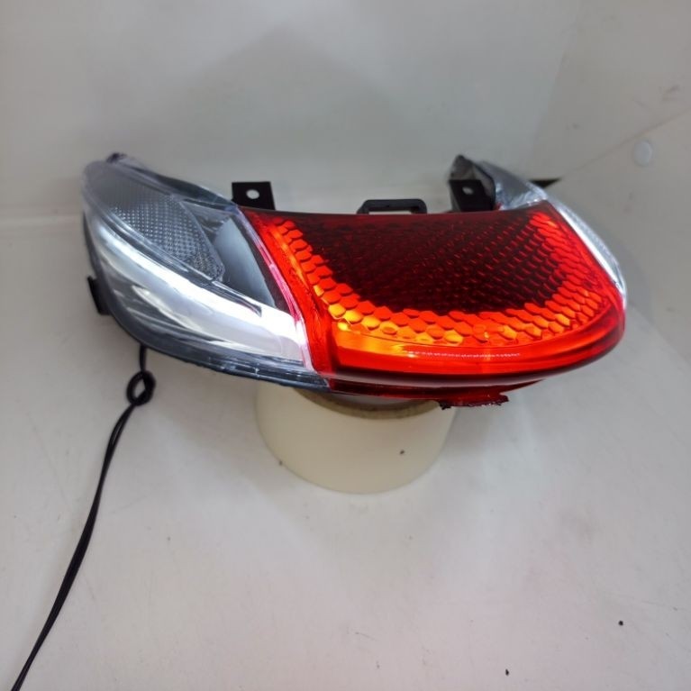 CUSTOM LAMPU STOP VARIO 110 KARBU PLUS DOUBLE ALIS