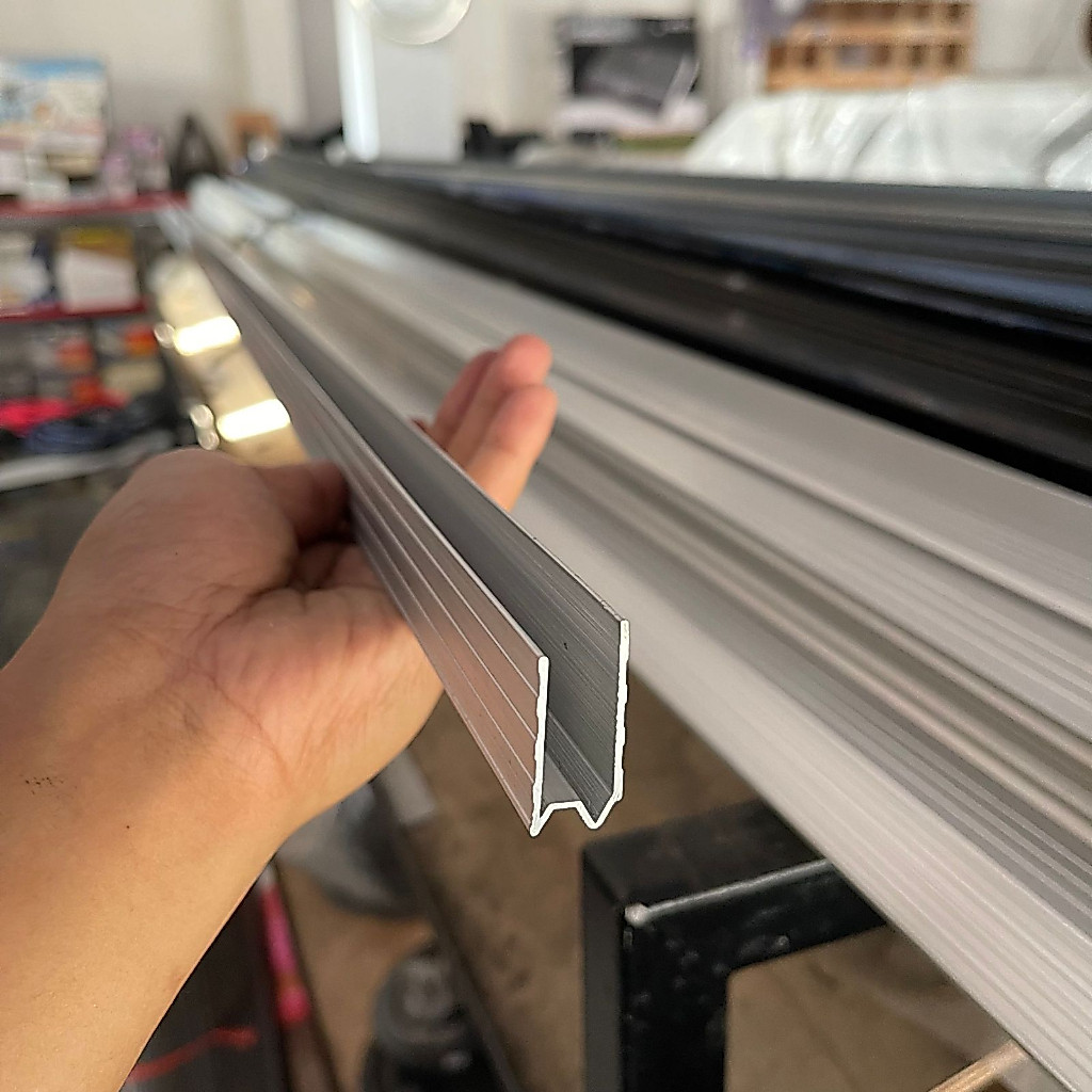 lis alumunium lis M hardcase alumunium lis U panjang 3meter import wajib potong