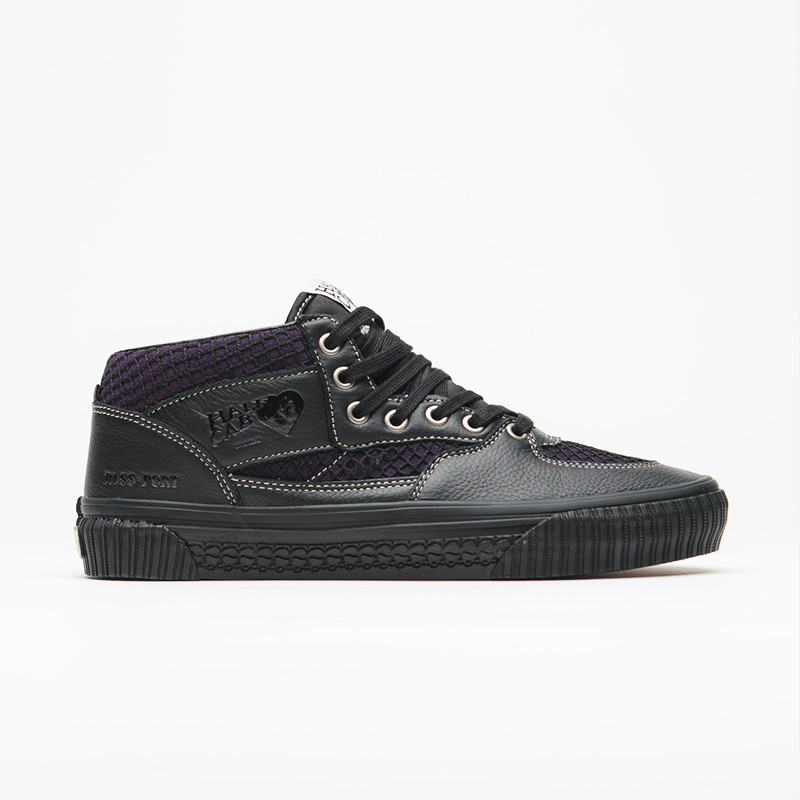 Sepatu Vans x Passport Skate Half Cab | Skateboard Shoes | Vans Indo