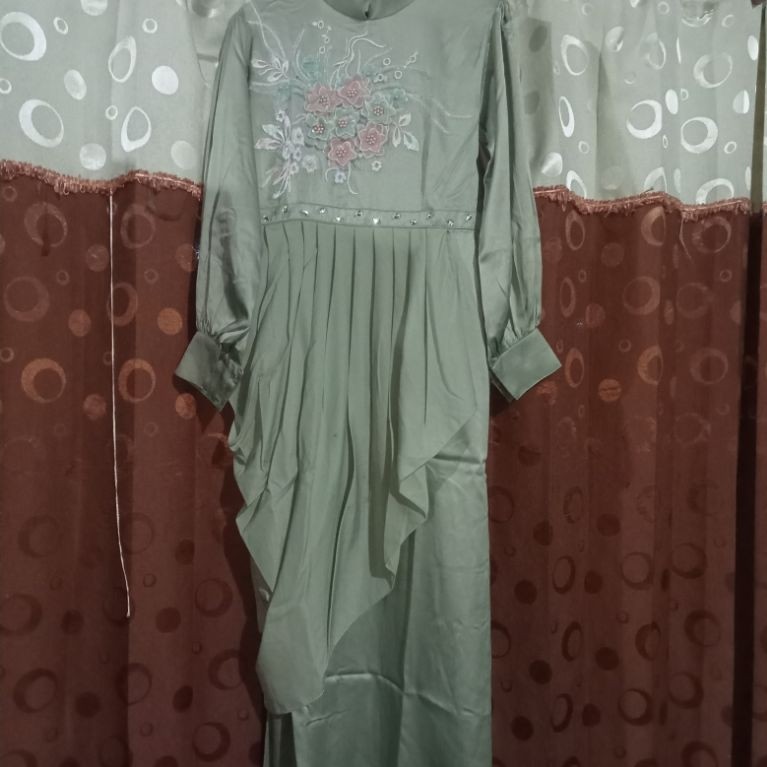 preloved gamis satin silk premium kombinasi bordir bunga & wiru