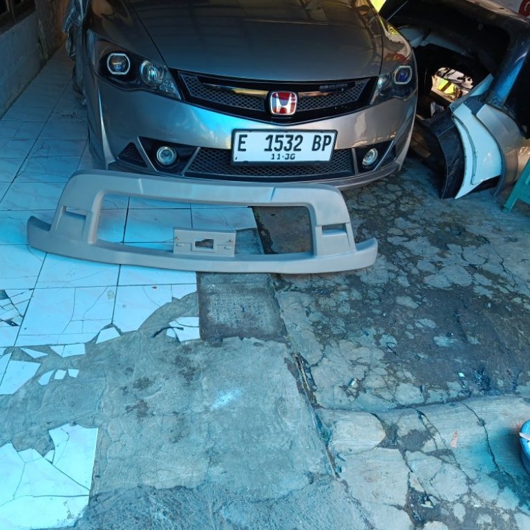 tanduk depan avanza 2010