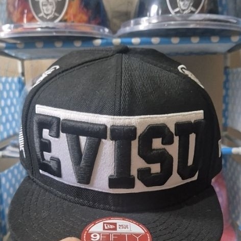 Topi Snapback New era x Evisu (adjustable).