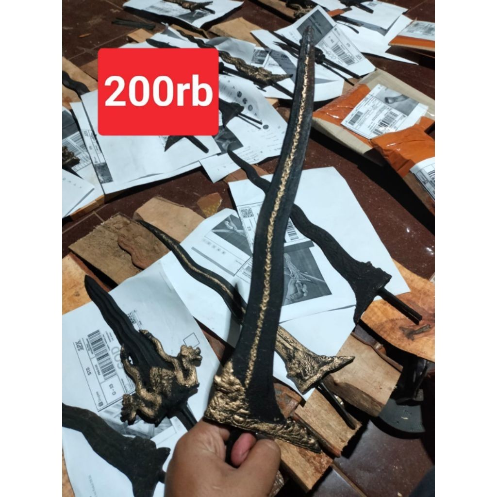 Keris Jangkung Dapur Naga Raja Pamor Pari Sak Uli Sepuh Majapahit