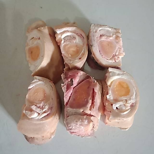KAKI SAPI LOKAL /TUNJANG  POTONG