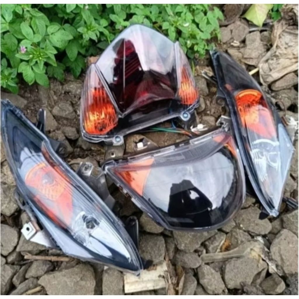 Paket Komplit Reflektor Lampu Depan Mio J Lampu Stop Mio J Lampu Sen Mio J Custom Hitam