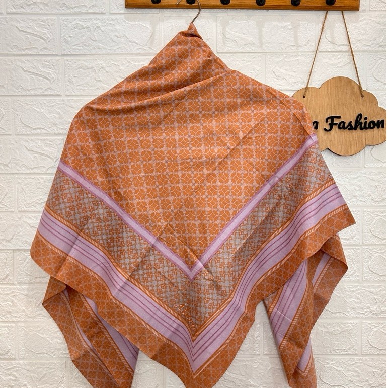 Hijab azzahra non logo motif segiempat (pouch)
