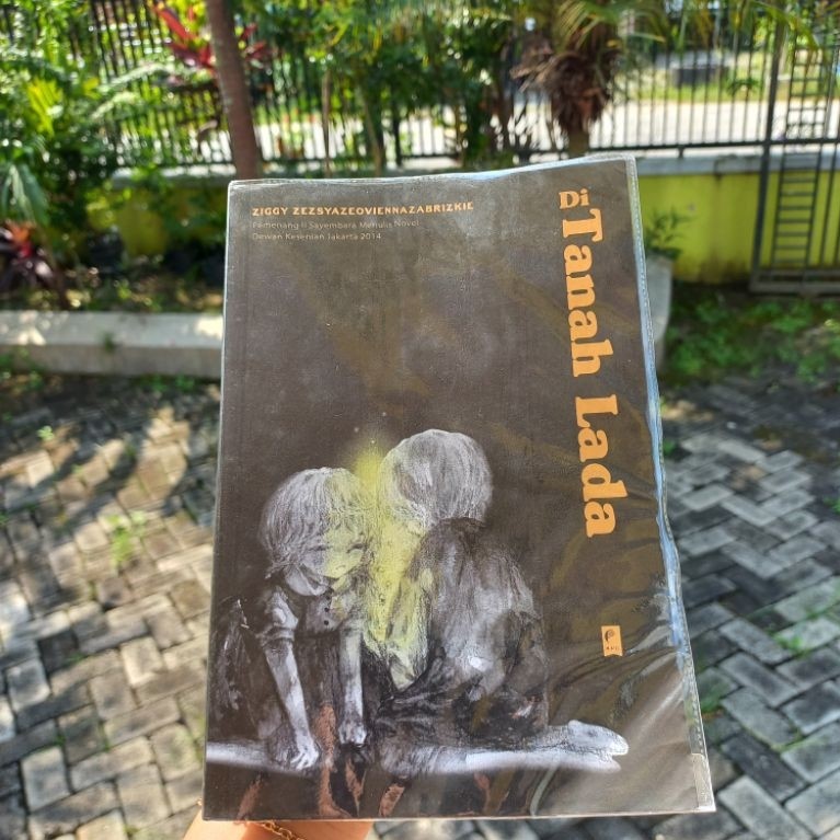 Preloved buku novel DI TANAH LADA