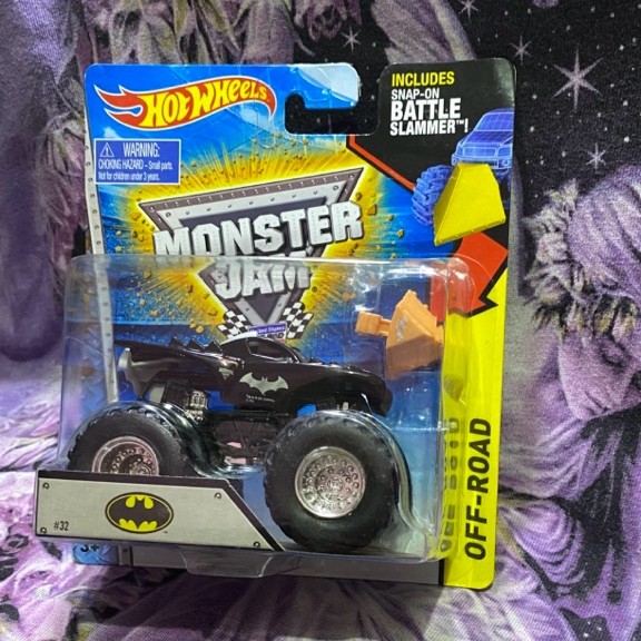 HOTWHEELS MONSTER JAM TRUCKS OFF ROAD BATMAN