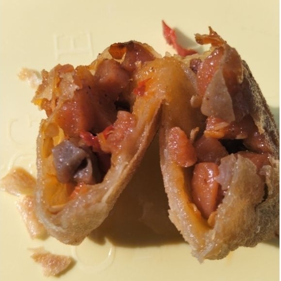 Lumpia isi sosis bakso