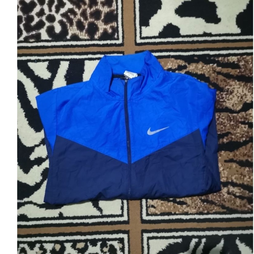 Jaket Running Nike