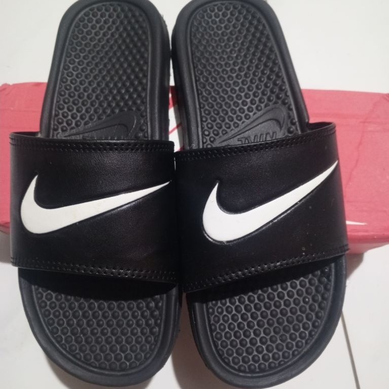 sendal jepit sendal slip on branded ni ke centang size 43 second