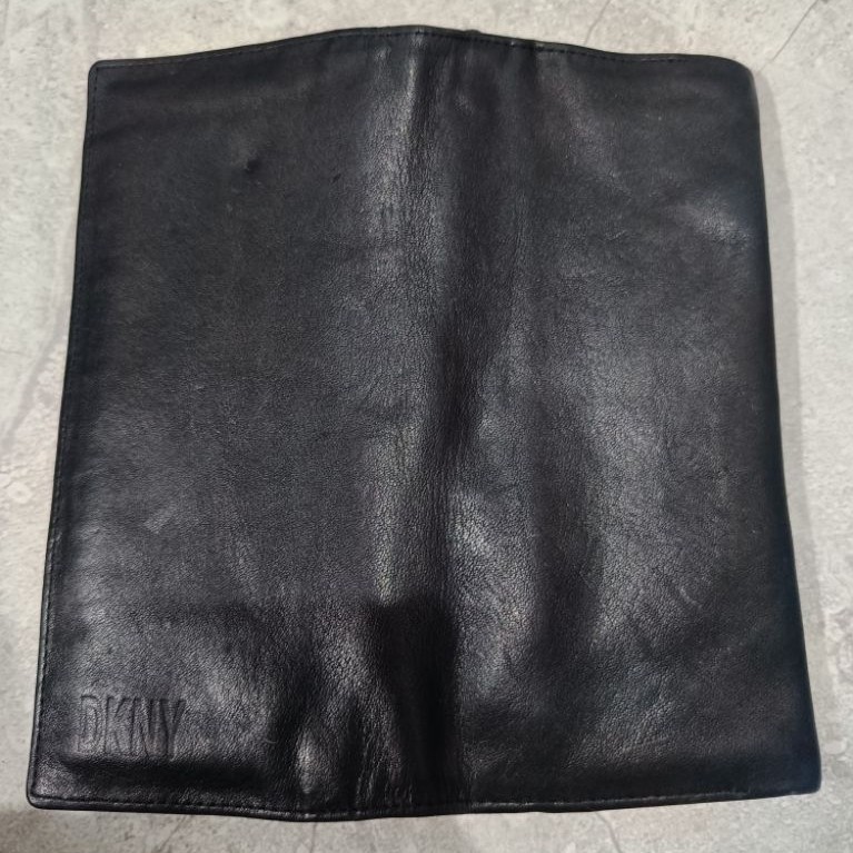 Dompet Panjang Kulit DKNY