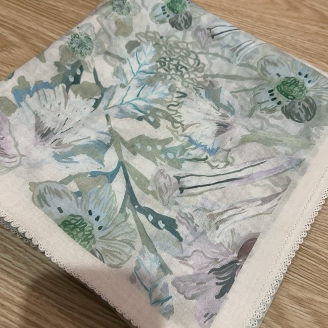 Daisy - Putih White Buttonscarves Preloved