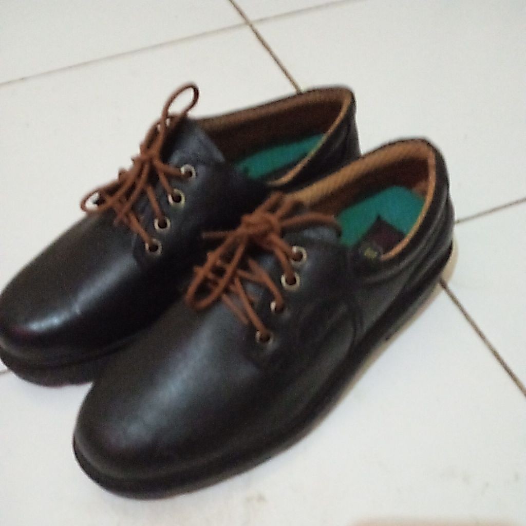 sepatu kulit original second size 37-38.slip-on