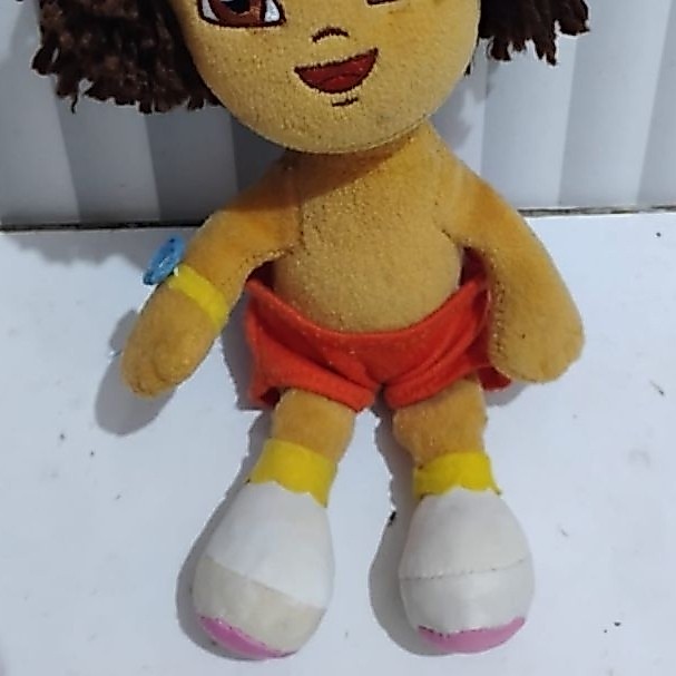 boneka plush Dora the Explorer rilisan merk Ty Beanie Baby.