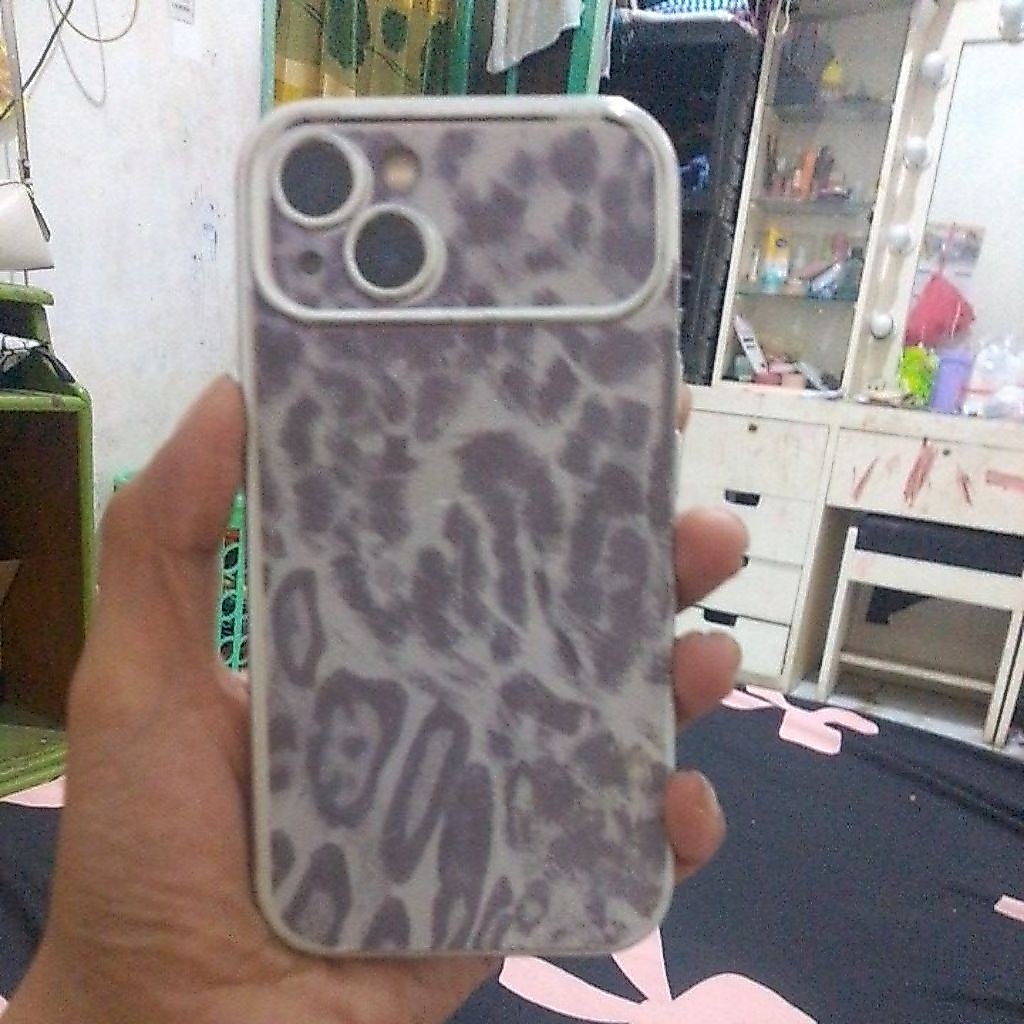 IP 13 SECOND LIKE NEW