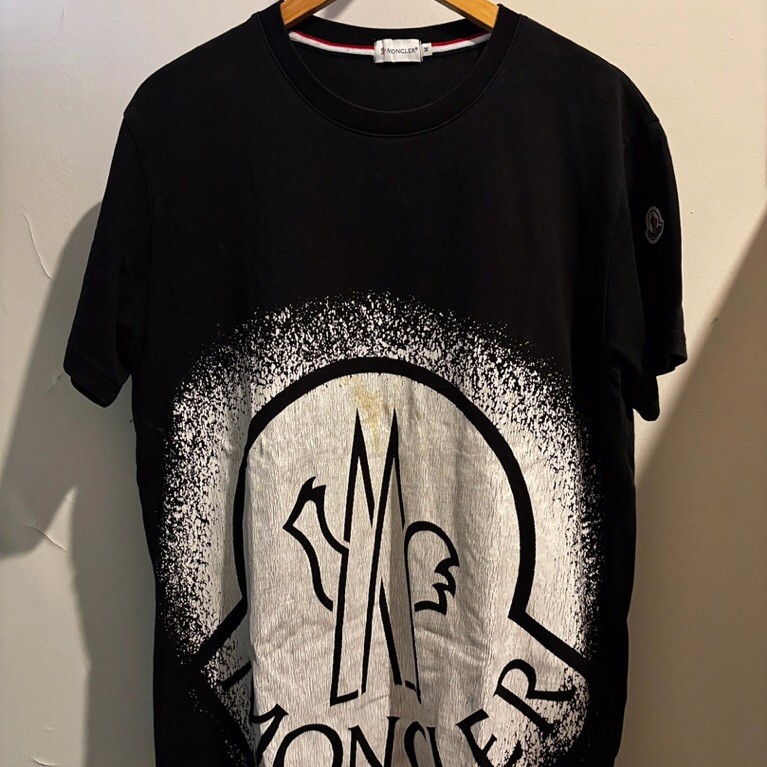 kaos moncler