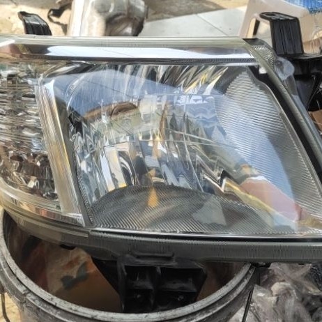 headlamp hilux 2010 original