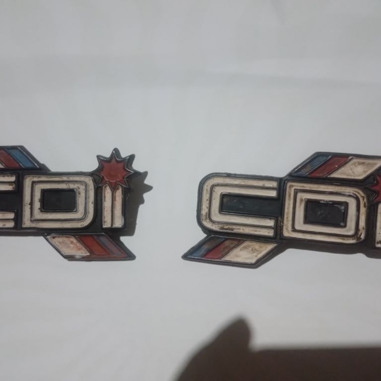 Emblem tutup aki untuk sepeda motor klasik Yamaha V80 CDI