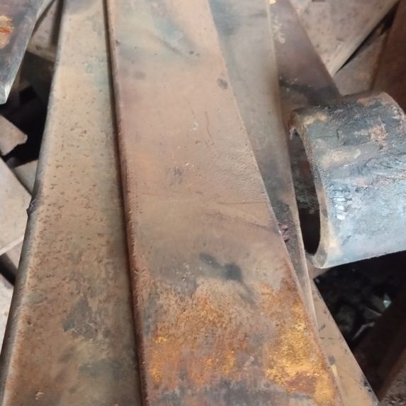 Besi baja daun per bekas lebar 9 cm tebel 15 mm dan 16 mm ukuran custom