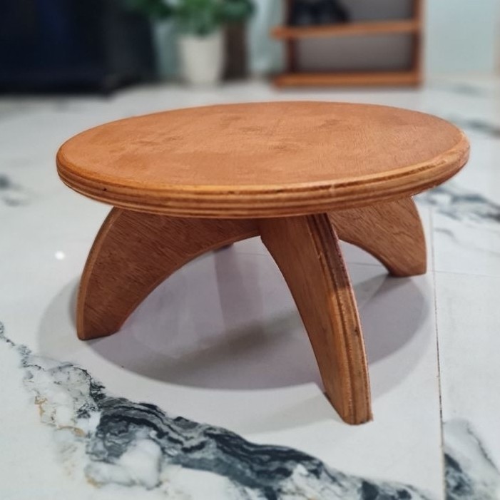 kursi bulat kayu ( dingklik )
