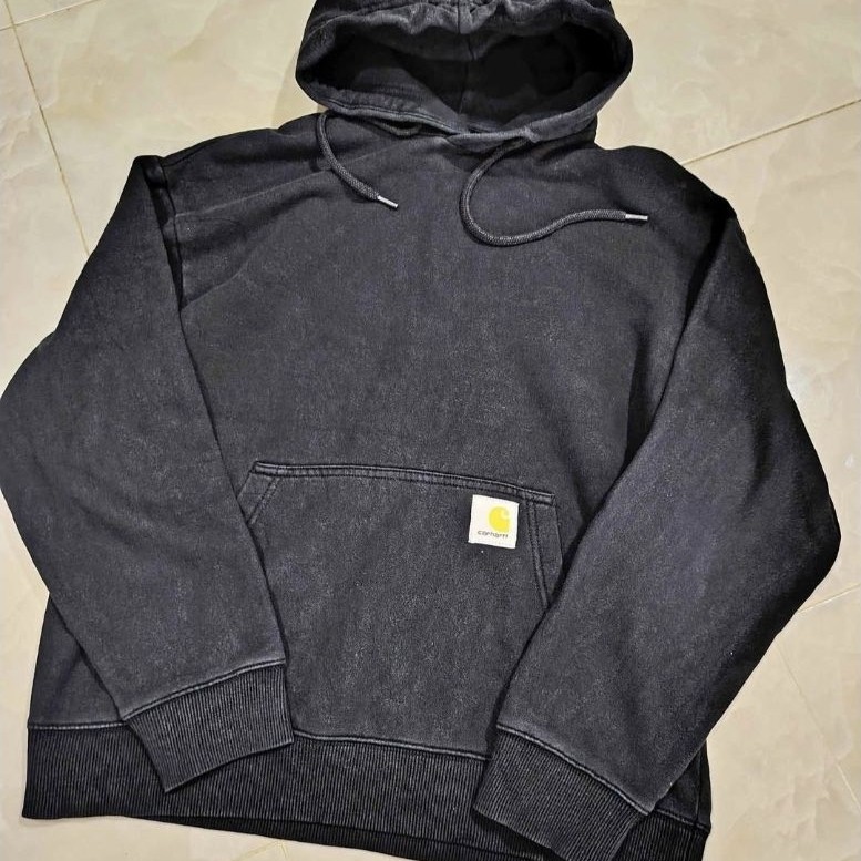 Jaket hoodie Carhatt bekas