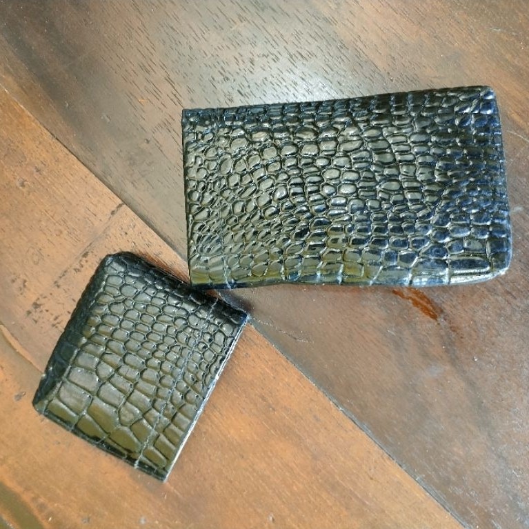 SLEPEN LINTINGAN ATAU TEMPAT MENYIMPAN LINTINGAN DENGAN MOTIF KULIT BUAYA