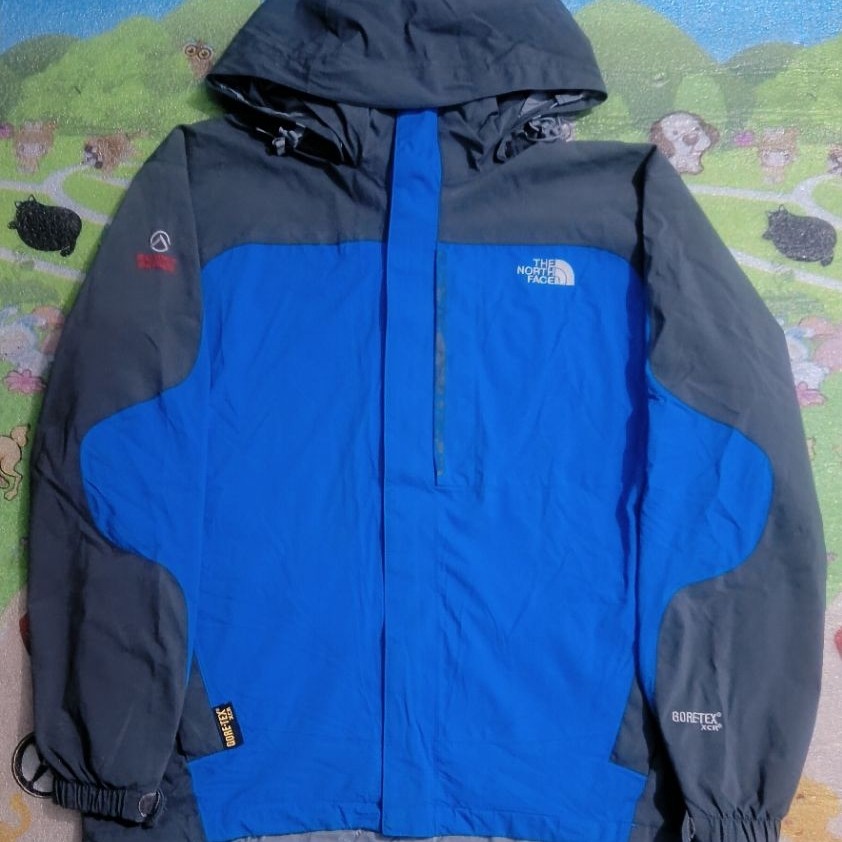 Jaket Outdoor Gorpcore The North Face Summit Series Goretex XCR Two Tone Color Blue and Black