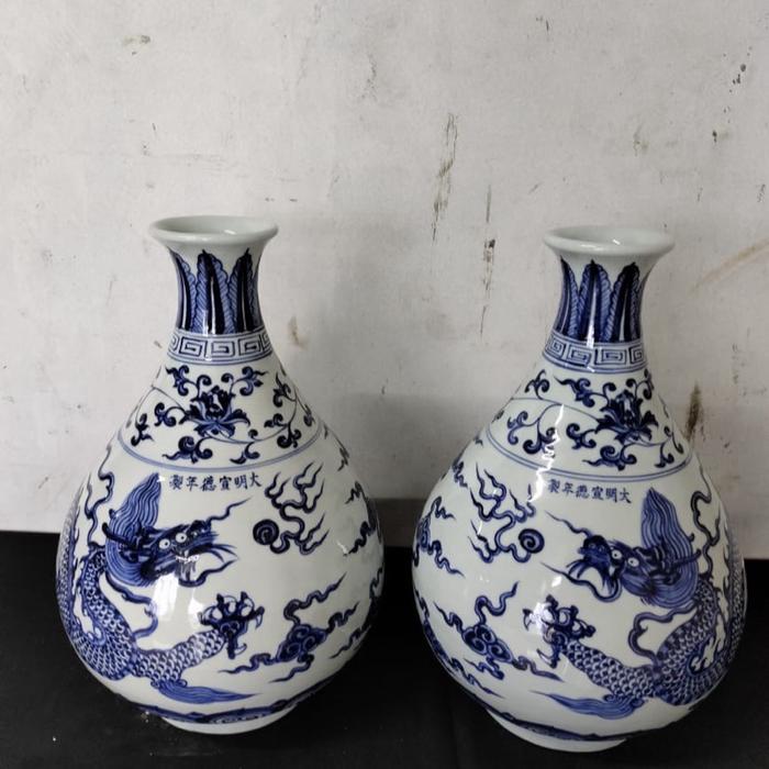 Sepasang guci vas china tua antik