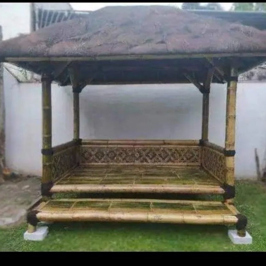 saung bambu gazebo siap huni atap injuk dan metal