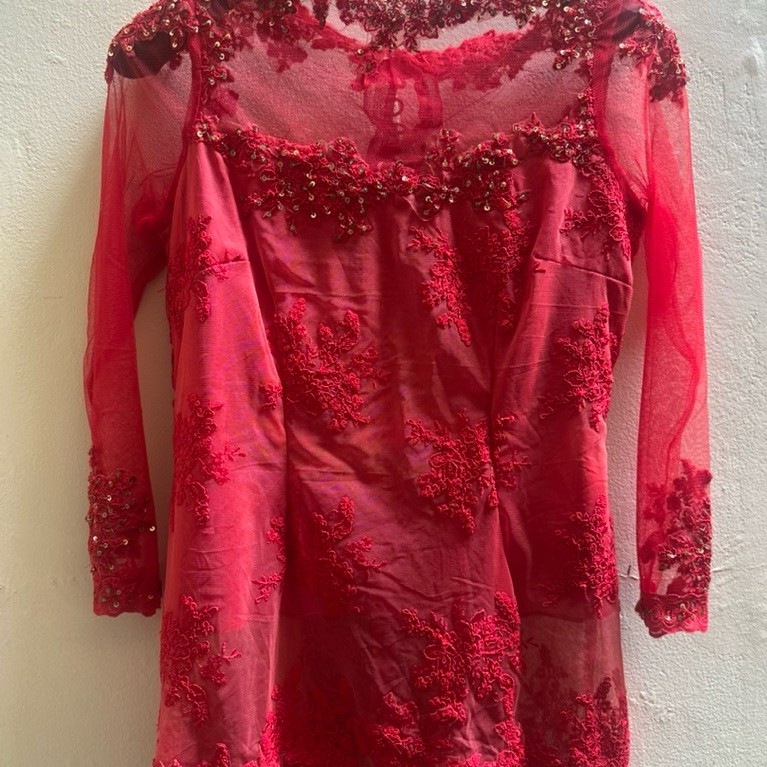 Kebaya Modern Merah