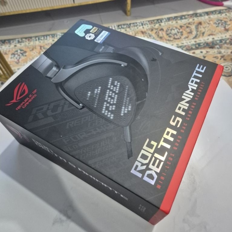 Asus ROG Delta S Animate headset gaming