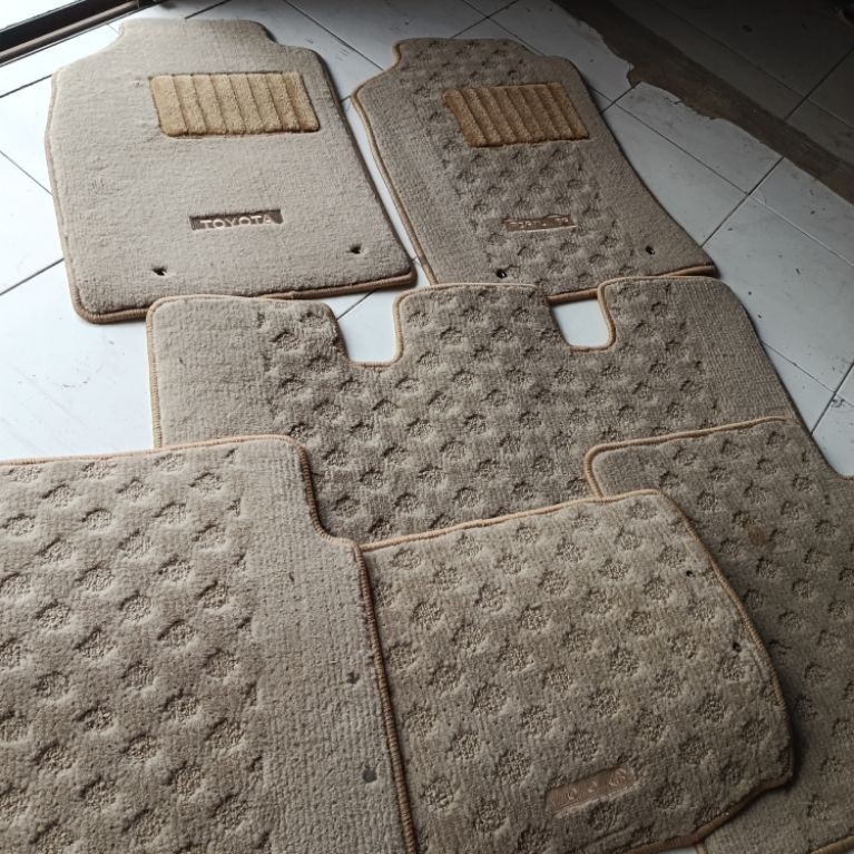 KARPET BLUDRU TOYOTA FORTUNER PNP INNOVA COPOTAN MOBIL