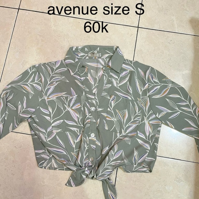 PRELOVED KEMEJA MERK AVENUE