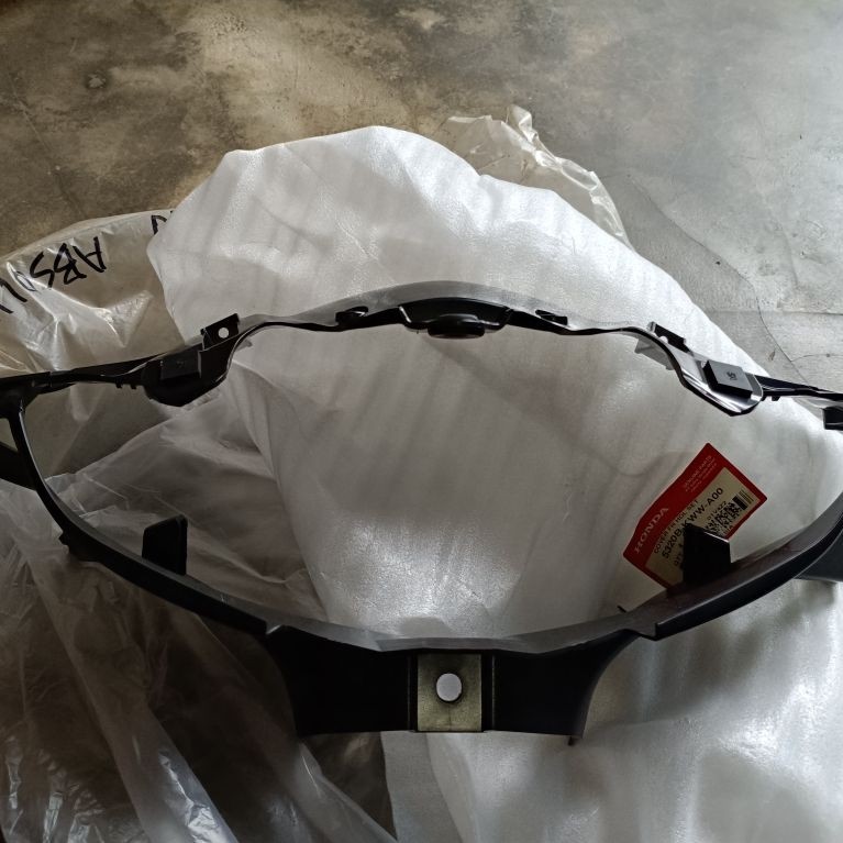 cover handle front / batok depan honda absolute revo 110 , original AHM