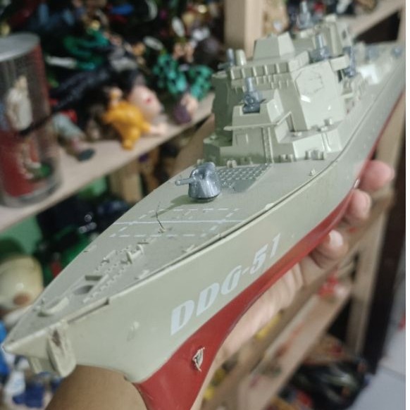 MINIATUR KAPAL PERANG MILITER