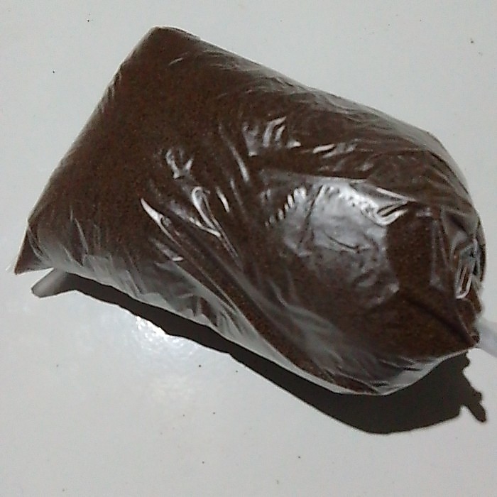 pakan ikan  500 gram makanan ikan  lele , nila , ikan hias dll