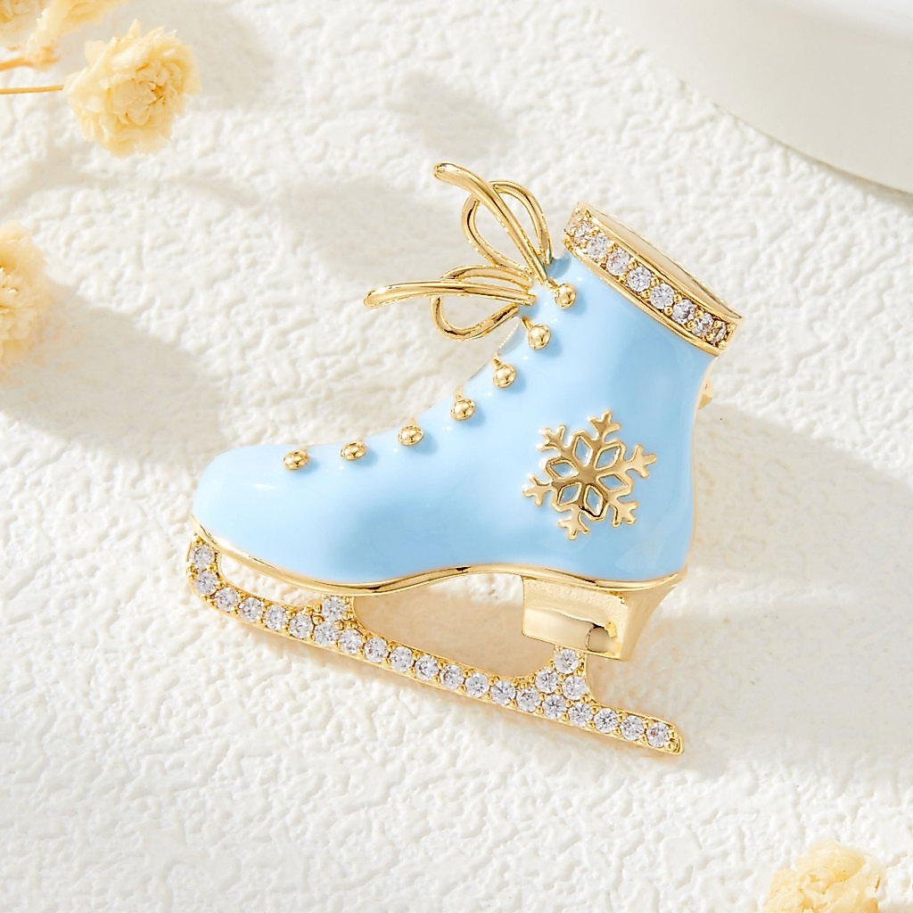 Elegant Ice Skating Shoe Brooch Fashionable Luxury Ice Romance Fresh Blue Enamel Pin Trendy Choker