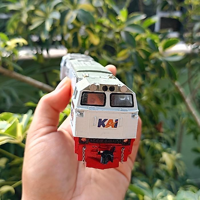 Miniatur Kereta Api Lokomotif Cc206 Skala Ho Berkualitas