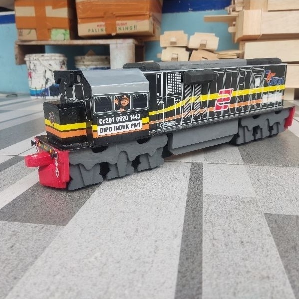 Miniatur Kereta Api Kayu CC201 Black 43cm