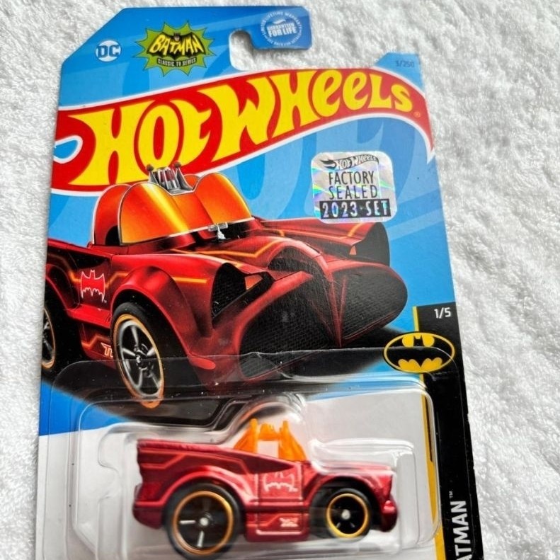 Hot Wheels Batmobile tv series Super Treasure Hunt
