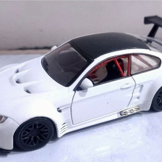 Diecast BMW M3 GT2 2009 RMZ 1:32 UNIFORTUNE