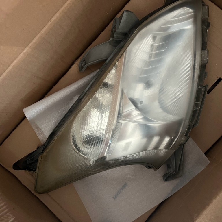 lampu mobil Honda Avanza second