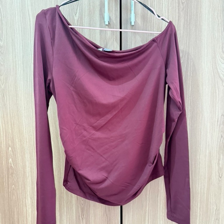 atasan off shoulder