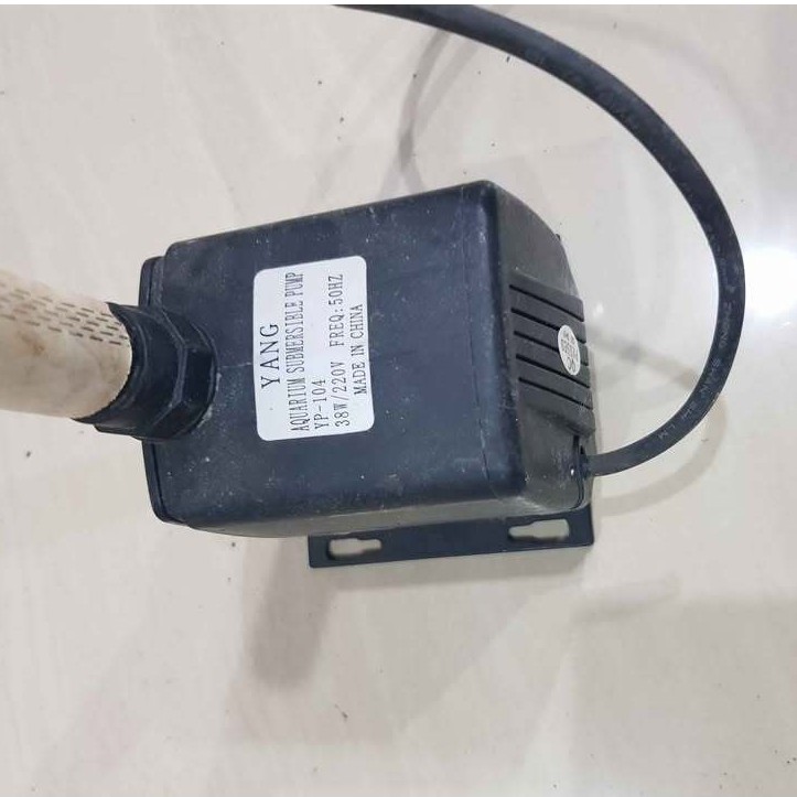Mesin Aquarium Pompa Celup Aquarium merek YANG tipe YP-104.