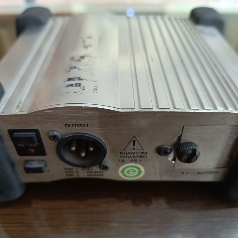 DI BOX BEHRINGER DI 100
