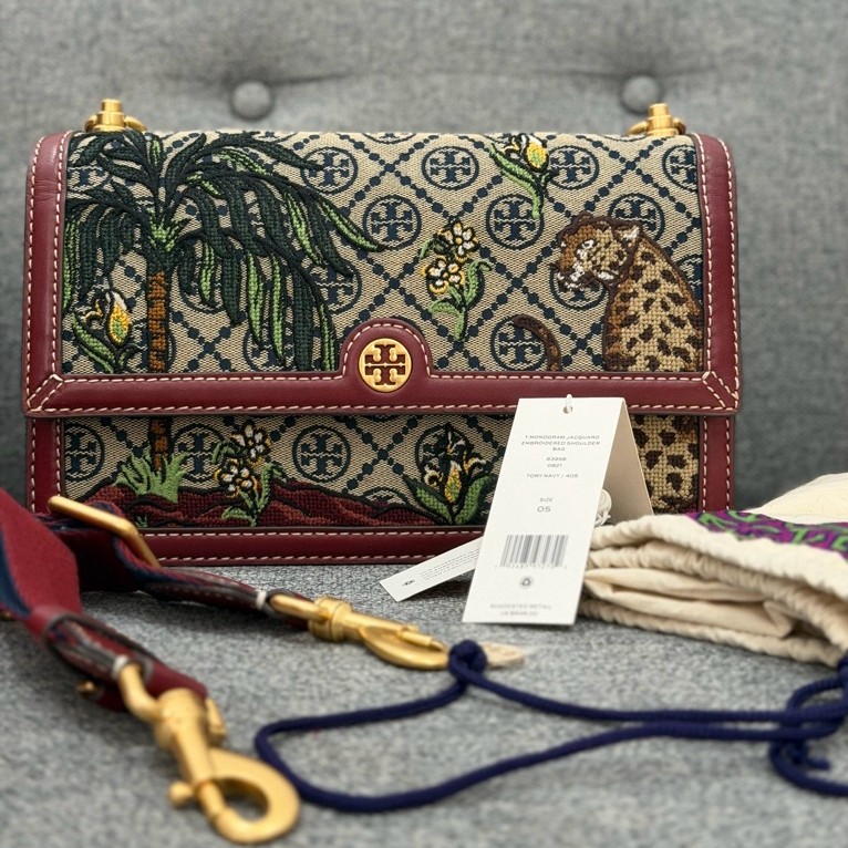 T MONOGRAM JACQUARD 27 TB